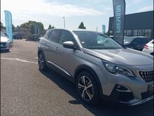 Photo 1 de l'offre de Peugeot 3008 1.2 PureTech 130ch S&S GT EAT8 à 22 990 € chez SudOuest Occasions