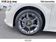 Photo 11 de l'offre de Abarth 500 e 155ch Pack 4cv à 29 900 € chez SudOuest Occasions